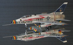 F100 01
